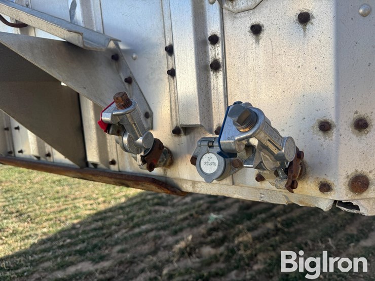 1994-merritt-t/a-aluminum-livestock-trailer-image-11