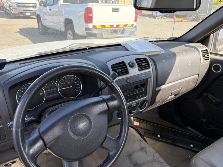 2011-chevrolet-colorado-image-11