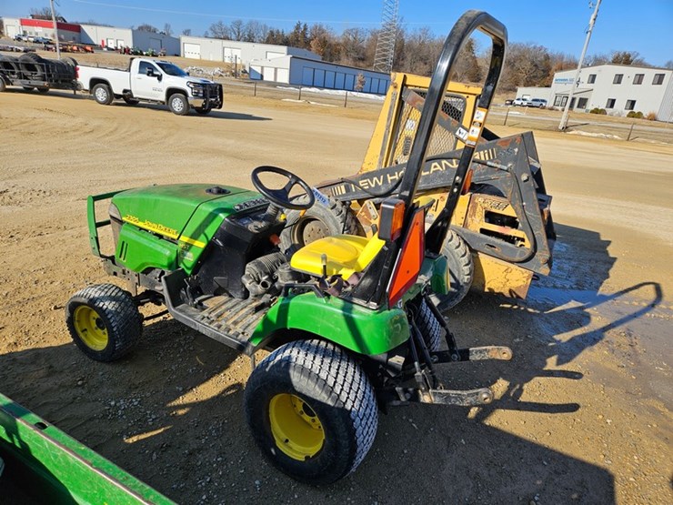 john-deere-2305-image-2