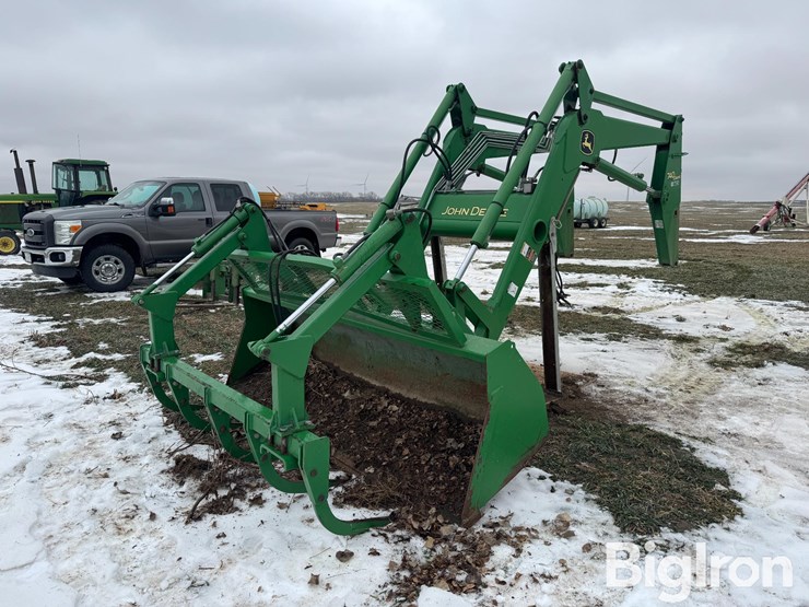 john-deere-740-image-1