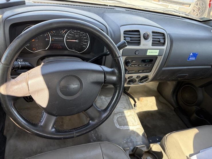 2011-chevrolet-colorado-image-11