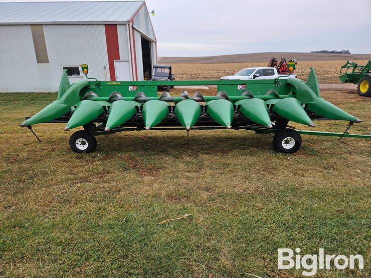 2017-john-deere-608c-image-2