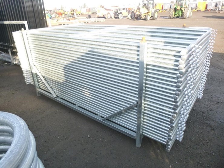 unused-117"x61"-corral-panels-image-3