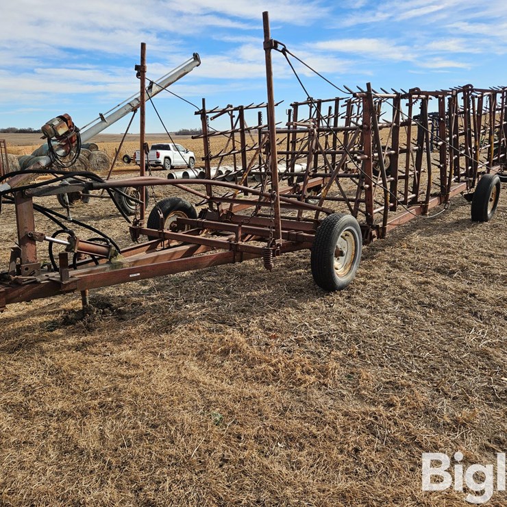 Lindsay Bros HD-750 42' 7-Section Spike Tooth Harrow