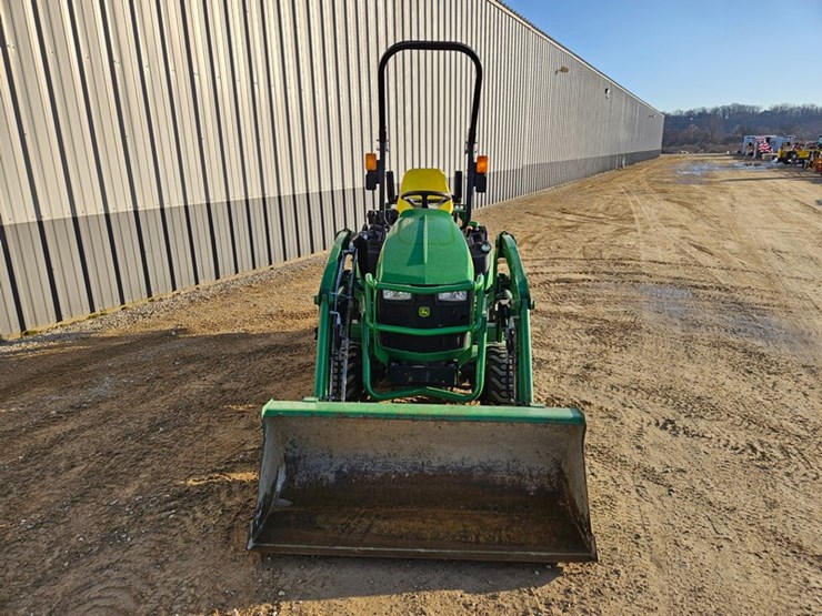 2018-john-deere-1025r-image-8