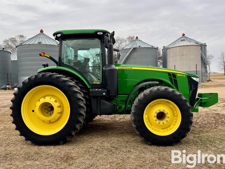 2012-john-deere-8310r-image-4