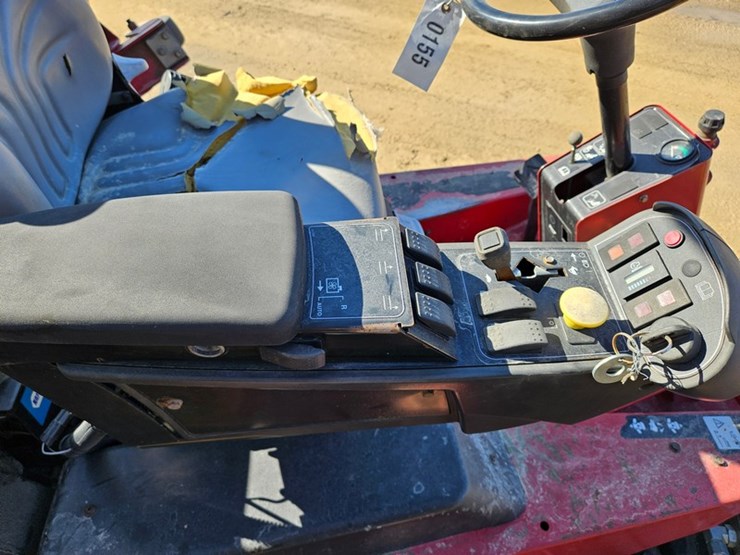 #155-•-toro-ground-master-4000d-4x4-wide-area-mower-image-13