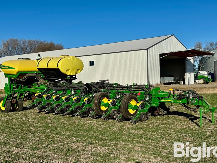 2020-john-deere-1775nt-image-1