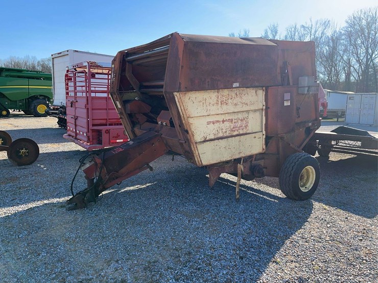 new-holland-855-image-1