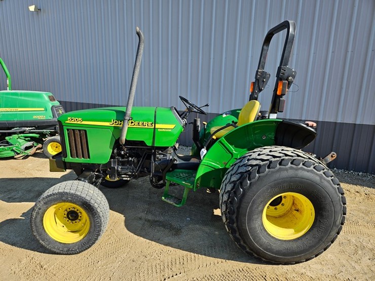 john-deere-5205-image-2