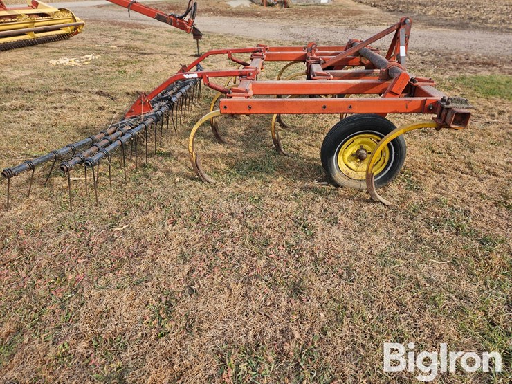 sunflower-12-shank-chisel-plow-image-4