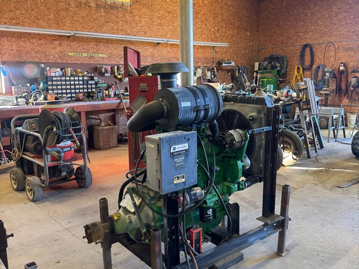 john-deere-4045t-image-1