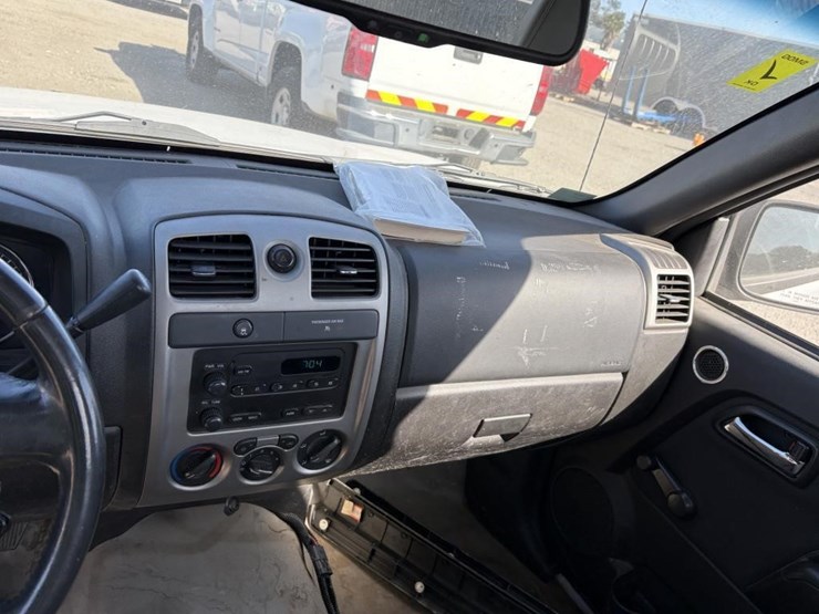 2011-chevrolet-colorado-image-13