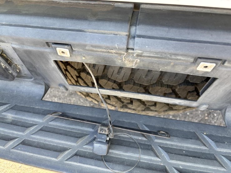 2011-chevrolet-1500-image-32