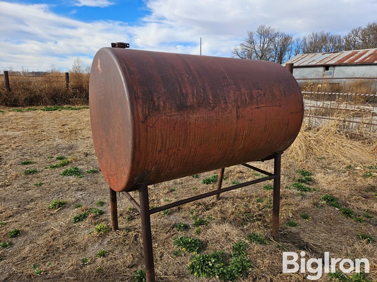 butler-300-gal-fuel-tank-on-stand-image-5