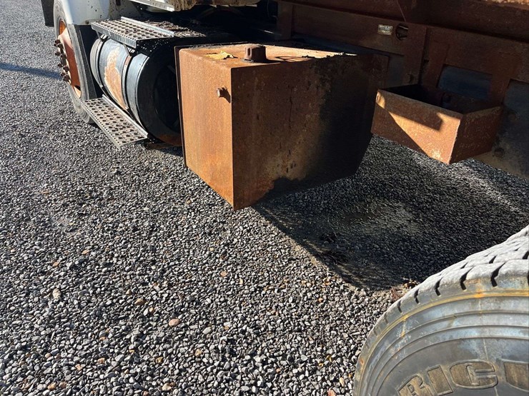 2008-international-4700-image-8