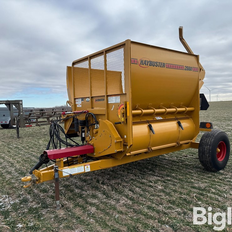 2019 HAYBUSTER 2660