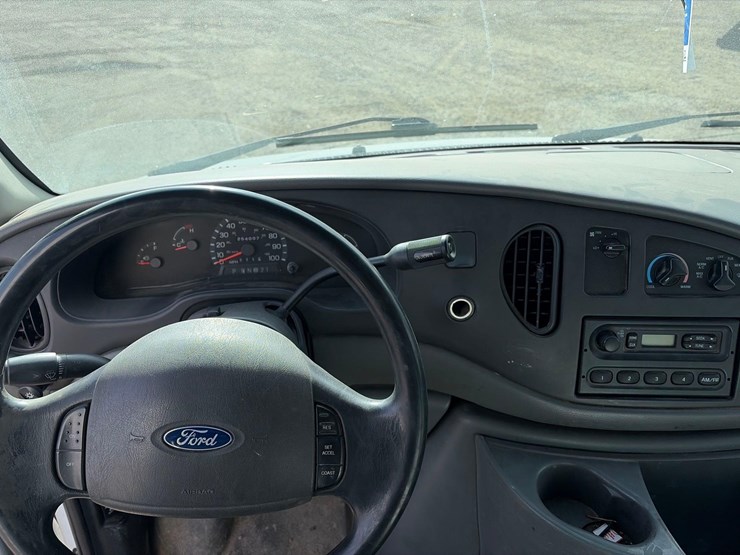 2003-ford-e450-image-16