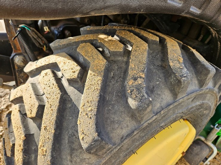 2018-john-deere-1025r-image-17