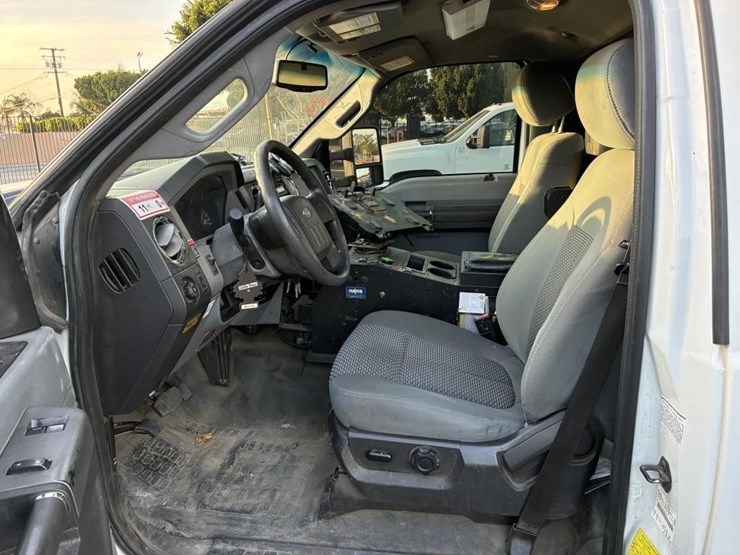 2012-ford-f550-image-10