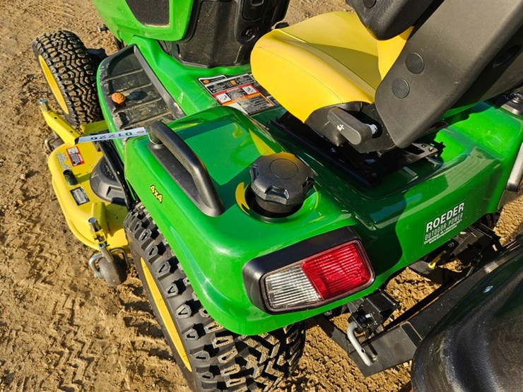 2019-john-deere-x738-image-21