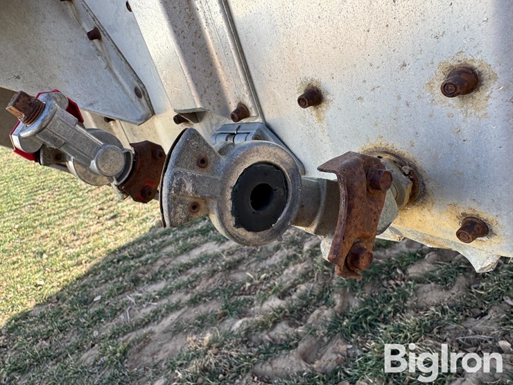 1994-merritt-t/a-aluminum-livestock-trailer-image-12