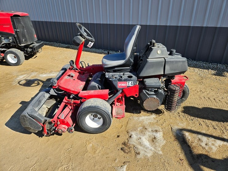 #194-•-toro-greens-mower-image-2