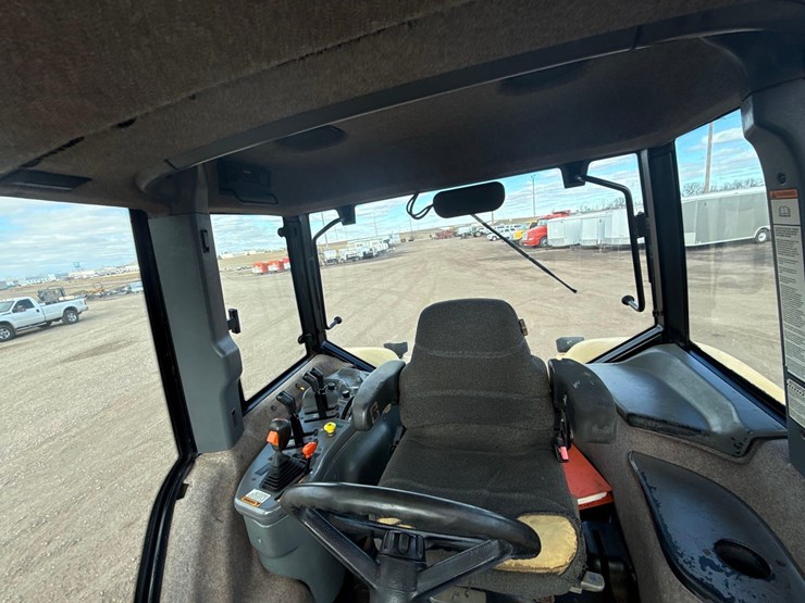 2005-cat-challenger-55-track-tractor-image-26