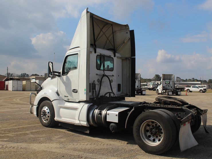 2020-kenworth-t680-image-4