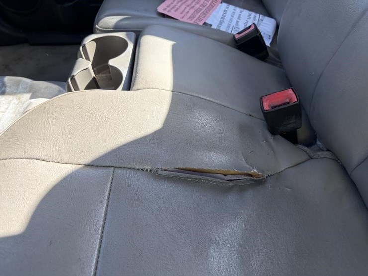 2011-chevrolet-colorado-image-16