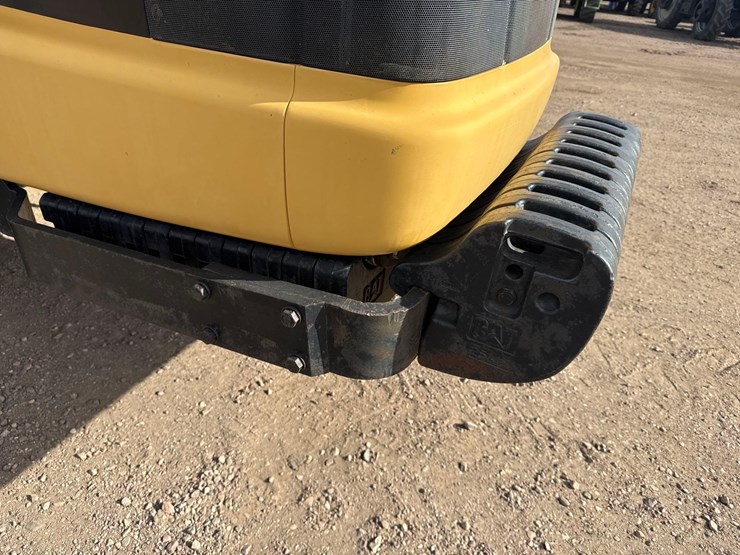 2005-cat-challenger-55-track-tractor-image-17