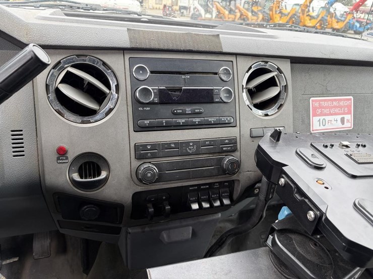 2011-ford-f550-image-14