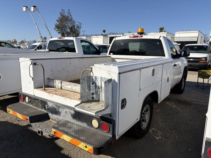 2008-chevrolet-2500-image-3