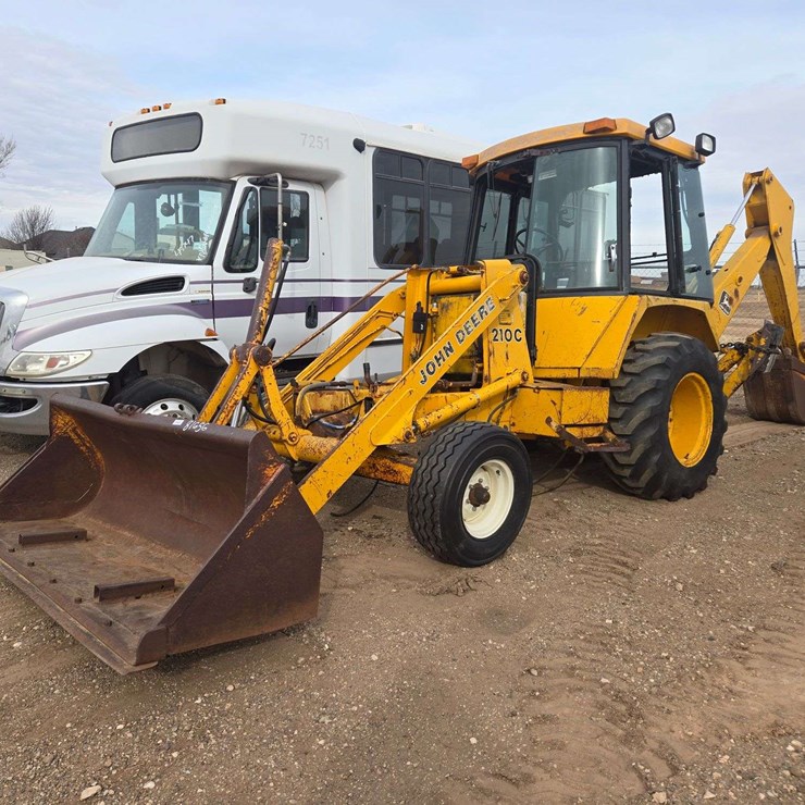 JOHN DEERE 210