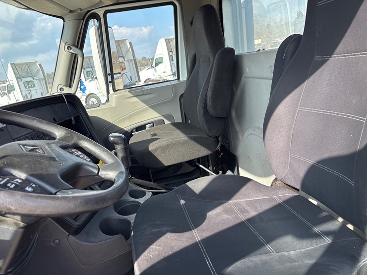 2016-international-prostar-image-8