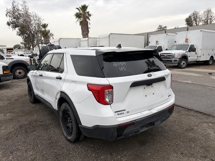 2020-ford-explorer-image-4