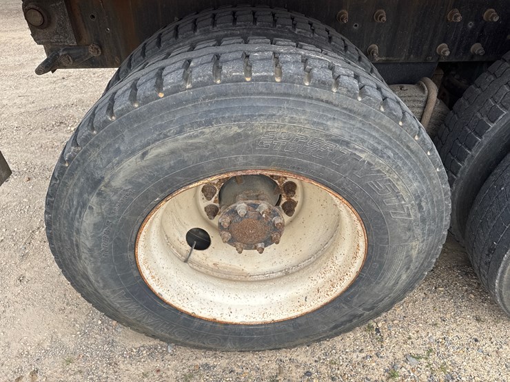 #256-•-2007-mack-cv713-dump-truck-image-27