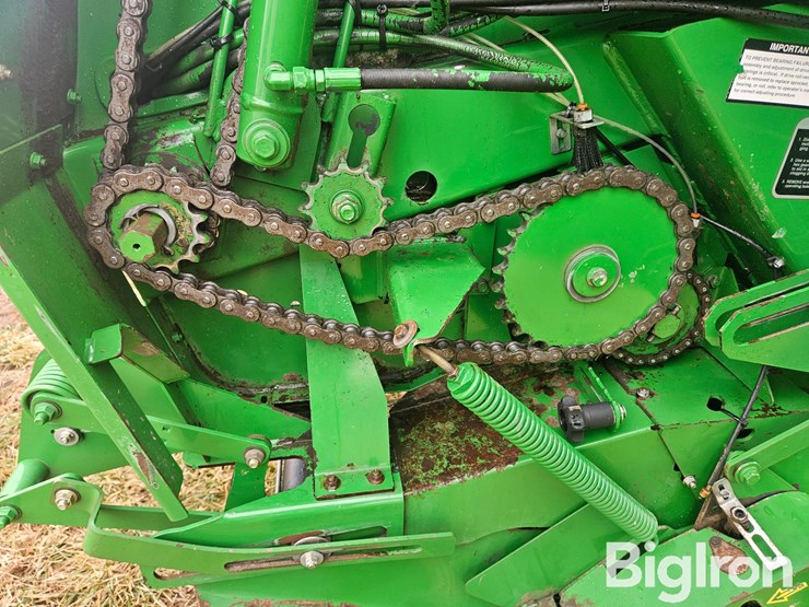 2007-john-deere-568-image-12