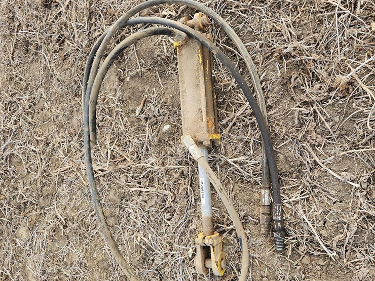 implement-hydraulic-cylinder-image-3