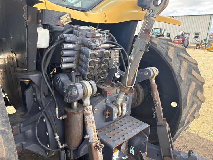 2005-cat-challenger-55-track-tractor-image-16