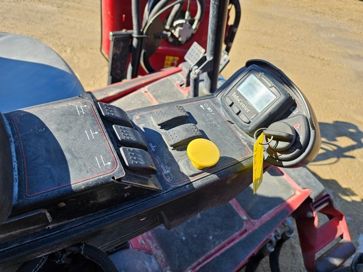 #168-•-toro-ground-master-4700d-4x4-wide-area-mower-image-17