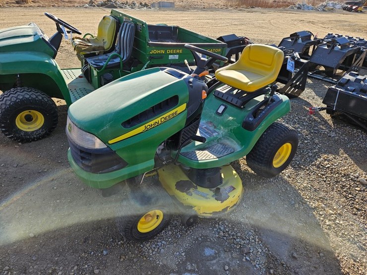 john-deere-100-image-1