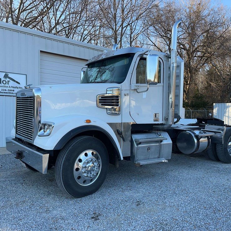2015 FREIGHTLINER 122SD