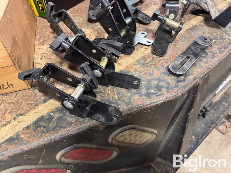 tractor-monitor-brackets-&-2630-harness-image-4