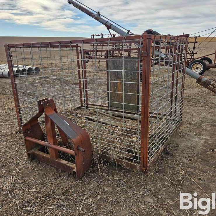 Hoskins 3-Pt Livestock Carrier