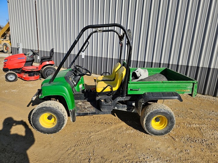 2012-john-deere-gator-image-2