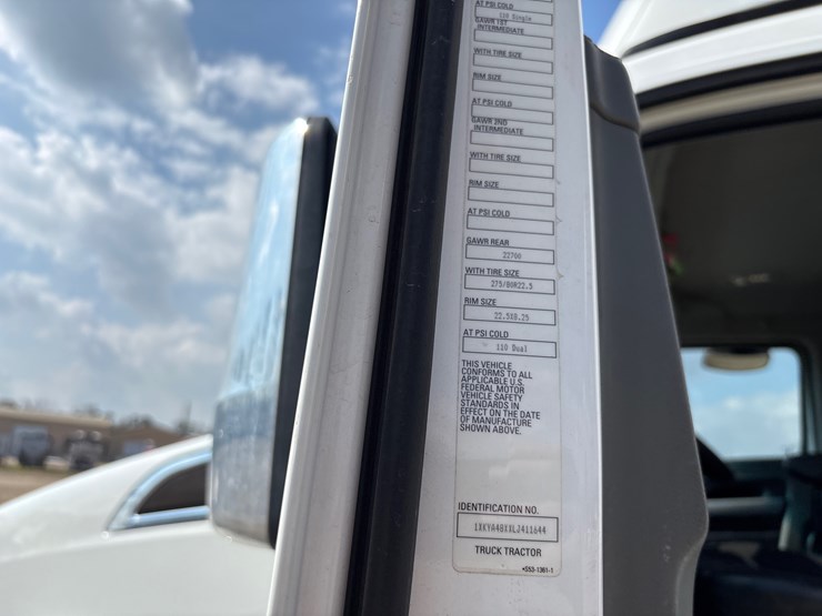 2020-kenworth-t680-image-14