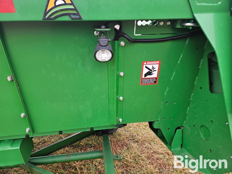 2017-john-deere-608c-image-14