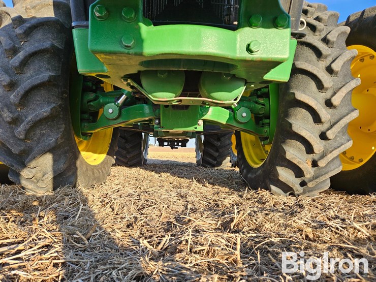 2013-john-deere-8285r-image-12