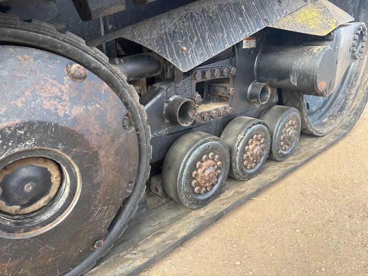 2005-cat-challenger-55-track-tractor-image-13